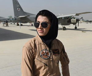 Nữ phi công duy nhất của quân đội Afghanistan xin tị nạn ở Mỹ