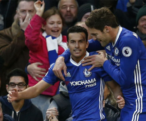 Pedro lập cú đúp, Chelsea cán mốc 12 chiến thắng liên tiếp