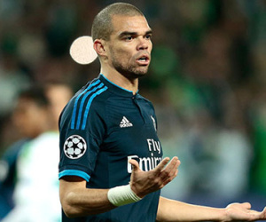 Real Madrid: Nối máy tới Trung Quốc đi, Pepe!