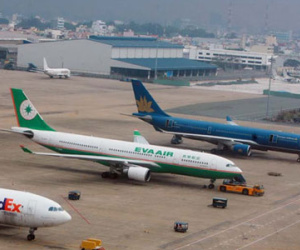Tốn kém gửi máy bay qua đêm