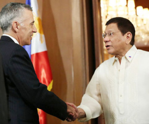 Cựu đại sứ Mỹ và âm mưu lật đổ ông Duterte
