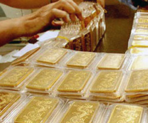 Giá vàng hôm nay 28/12: Bất ngờ tăng vọt nhưng khó trụ vững