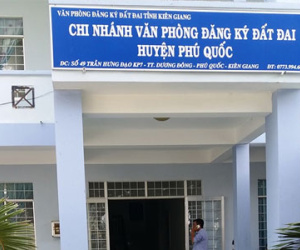 Nữ kế toán thu khống tiền đăng ký đất đai hàng tỷ đồng