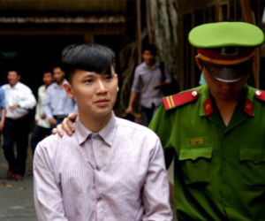 Giả nhân viên ngân hàng chiếm đoạt hơn 2 tỷ đồng