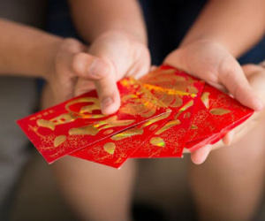 "Lương nghìn đô lại biếu nhà chồng mấy đồng bạc lẻ"