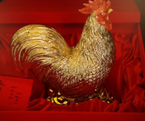 30 triệu một con gà phủ vàng ròng chơi Tết