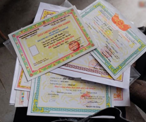 Hà Nội: Bé trai lớp 4 bị cô giáo cho 42 bạn trong lớp tát là học sinh giỏi, mồ côi cha từ nhỏ