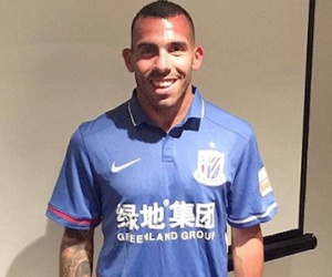 Lương của Tevez cao hơn Rooney và Pogba cộng lại