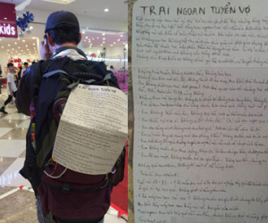 Thanh niên dán thông báo "Trai ngoan tuyển vợ" gây tò mò trong trung tâm thương mại ở Hà Nội