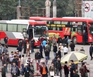 Nhiều nhà xe bến Mỹ Đình kêu phá sản, "dọa" trả lốt