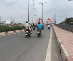 Truy bắt nhóm đối tượng dùng dao khống chế cướp tài sản giữa phố