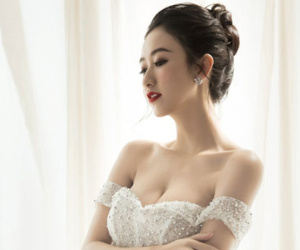 Á hậu Hà Thu ma mị, quyến rũ hút mắt nhìn chào năm mới