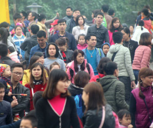 Hà Nội: Trời rét, các tụ điểm vui chơi chật kín người