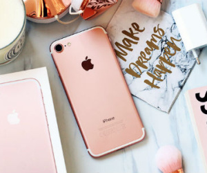 4 smartphone hồng đẹp mê mẩn đang bán tại Việt Nam