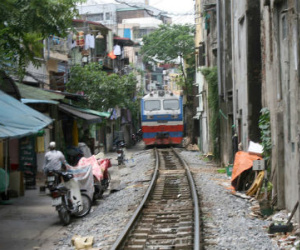 Tàu hỏa Hà Nội - TP.HCM còn 24 giờ?