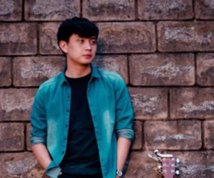 9x đẹp trai cover "Lạc Trôi" của Sơn Tùng M-TP thu hút cộng đồng mạng