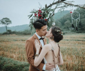 Có gì trong lễ cưới bí mật đẹp thoát tục của cặp đôi Việt được báo Tây ca ngợi hết lời