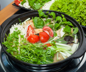 Cách lựa chọn mỗi loại rau phù hợp cho từng loại lẩu