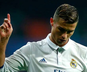 Real cất Ronaldo trong trận đại chiến với Sevilla