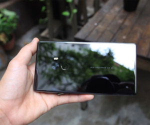 3 smartphone màu đen bóng đẹp nhất đang bán tại Việt Nam