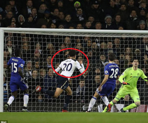 Bi kịch trên chiếc áo của người tung 2 "nhát kiếm" hủy diệt Chelsea