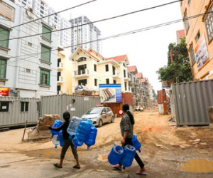 Giao thông vỡ trận vì nhà cao tầng "đúng quy hoạch"