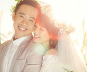 Hé lộ loạt ảnh cưới chưa từng công bố của Trấn Thành - Hari Won