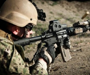 Mỹ cân nhắc cho Ukraine sản xuất súng trường tấn công M4