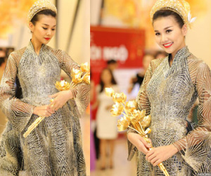 Thanh Hằng ôm bó sen bằng vàng trị giá hơn 2 tỷ