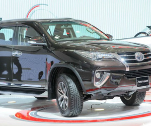 Toyota Fortuner 2017 giá cao nhất 1,3 tỷ tại Việt Nam