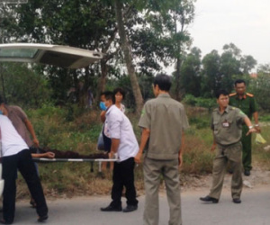 Nguyên nhân nam thanh niên nằm thoi thóp cạnh xác bạn trong bụi cỏ