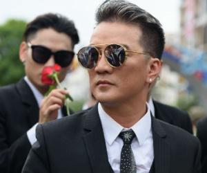 Đàm Vĩnh Hưng: "Tôi không nói chuyện với mẹ mấy tháng qua"