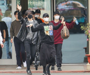 GOT7 đã có mặt tại sân bay Tân Sơn Nhất