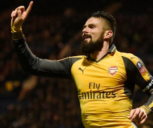 Giroud ghi bàn phút chót, Arsenal thắng ngược tại Cup FA