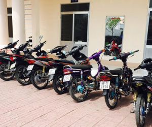 Hàng chục quái xế thử xe chuẩn bị "bão" đêm giao thừa