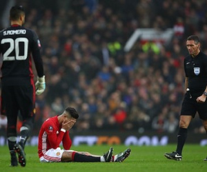 Man Utd trả giá đắt ở trận thắng Reading