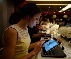 Nhà hàng dùng iPad làm đĩa đựng thức ăn ở Mỹ