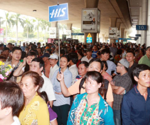 Tân Sơn Nhất đề nghị hạn chế người đưa đón trong dịp Tết