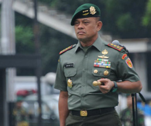 Tư lệnh quân đội Indonesia tuyên bố sẽ bắn chìm thuyền để cá mập ăn thịt người di cư TQ