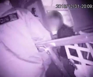 Bị bố dượng hãm hiếp nhiều lần, bé gái 12 tuổi mang thai 5 tháng mà mẹ ruột không hề hay biết