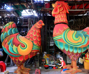 Ngắm đàn gà sẽ xuất hiện trên phố đi bộ Tết Đinh Dậu