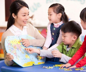 Đào tạo lại 40.000 giáo viên phổ thông thừa về dạy mầm non