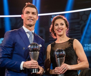 Huyền thoại Real chỉ trích Barca và Messi vì phớt lờ giải thưởng của Ronaldo