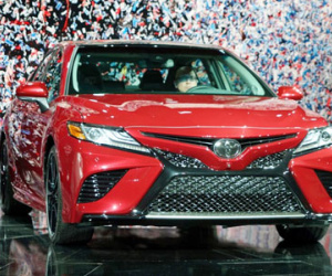 Toyota Camry 2018 trình làng, chưa có giá bán