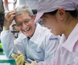 Công ty gia công iPhone lần đầu tiên bị giảm doanh thu