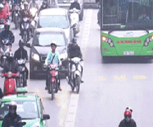 Gắn camera phạt nguội xe đi vào làn đường buýt BRT