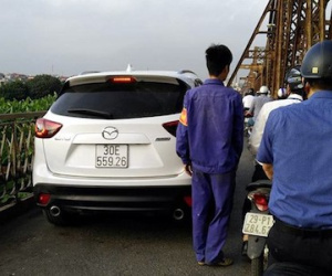 Tìm ra tài xế lái Mazda lên cầu Long Biên sau hơn một tháng