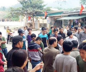 Vừa ra khỏi cổng ủy ban, phó chủ tịch xã bị tấn công vào đầu