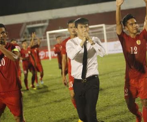 Ăn ở hạng sang, đội bóng Công Vinh bị Tuấn Hưng trù ẻo