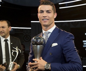 FIFA mất sáu chiếc đồng hồ trị giá 12.000 đôla